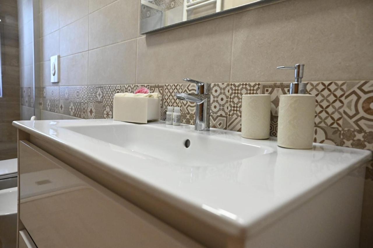 Dimora Fefe Apartment Monopoli Bagian luar foto