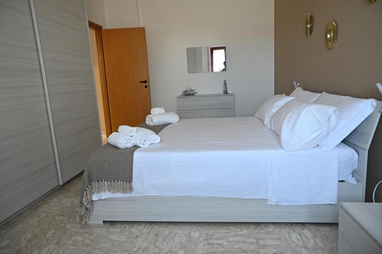 Dimora Fefe Apartment Monopoli Bagian luar foto