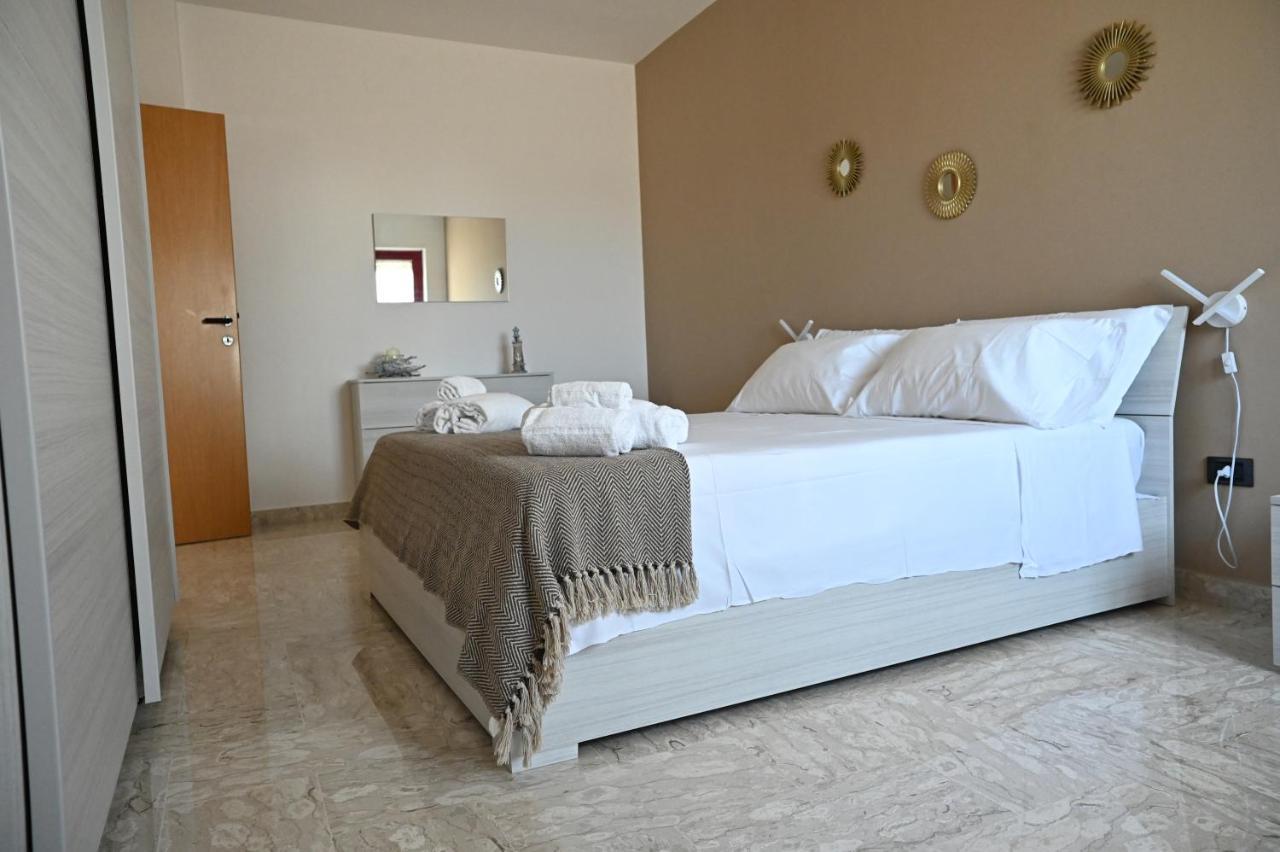 Dimora Fefe Apartment Monopoli Bagian luar foto